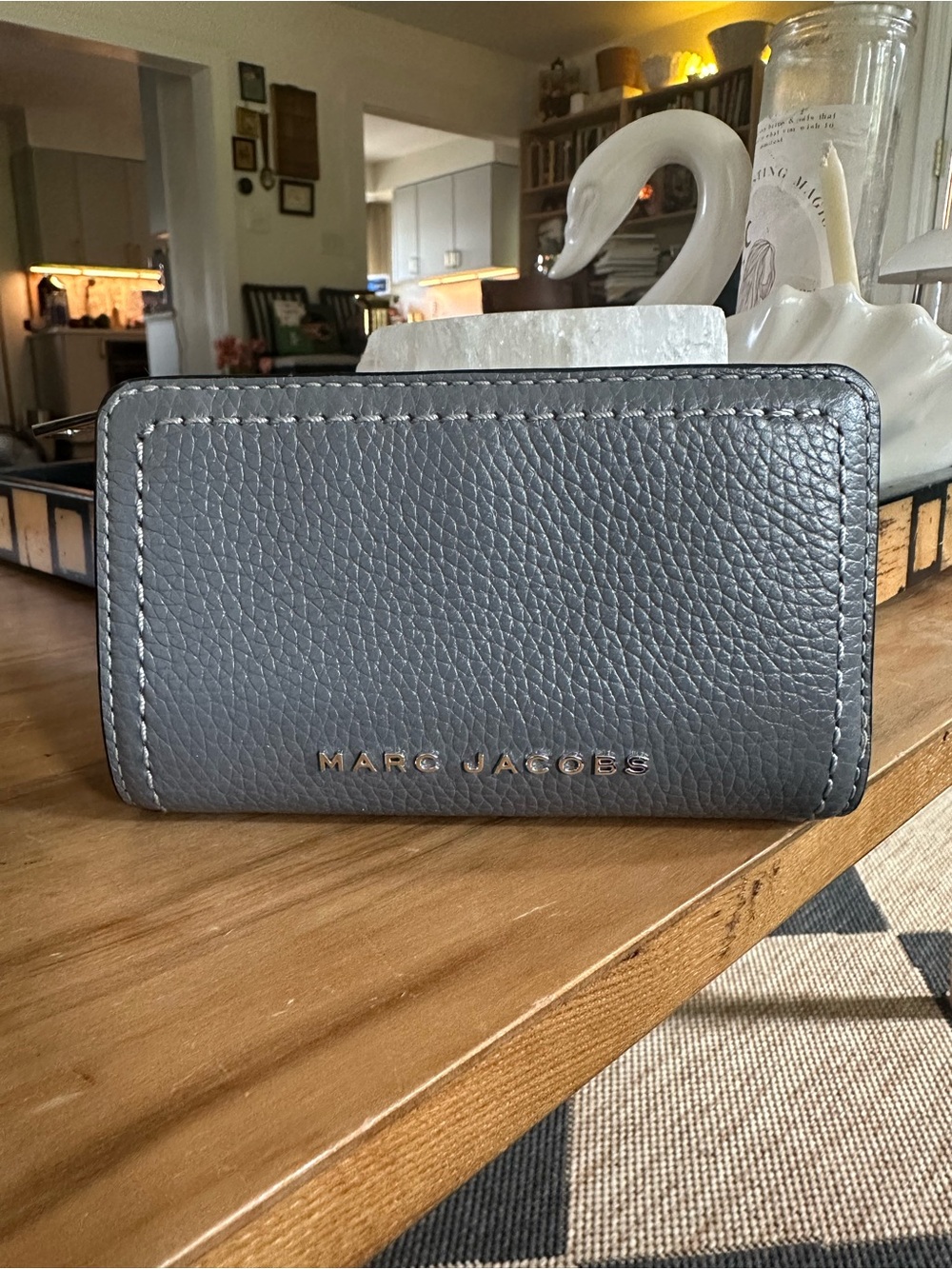 Marc Jacobs grey Pebbled Leather Zip Card Holder in Gray compact wallet
